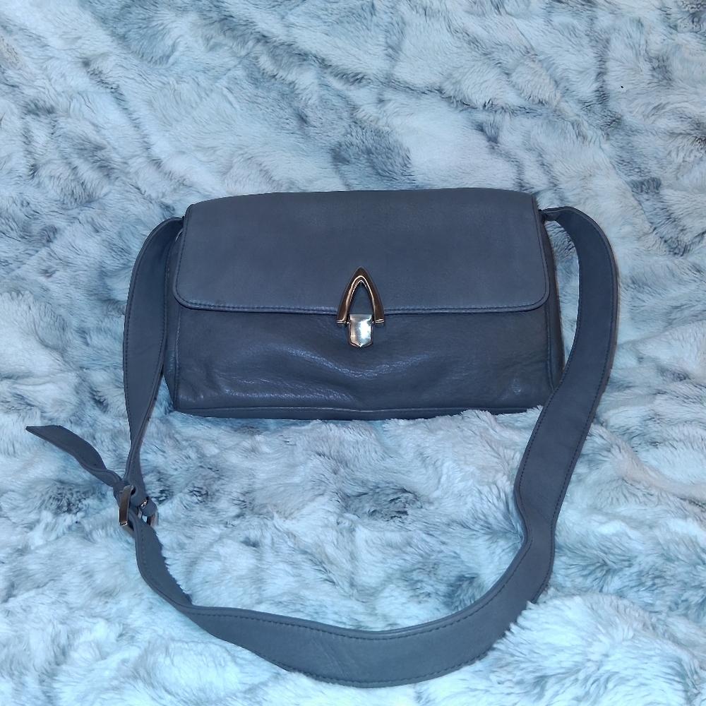 Apostrophe Gray Shoulder Bag with Durable Design